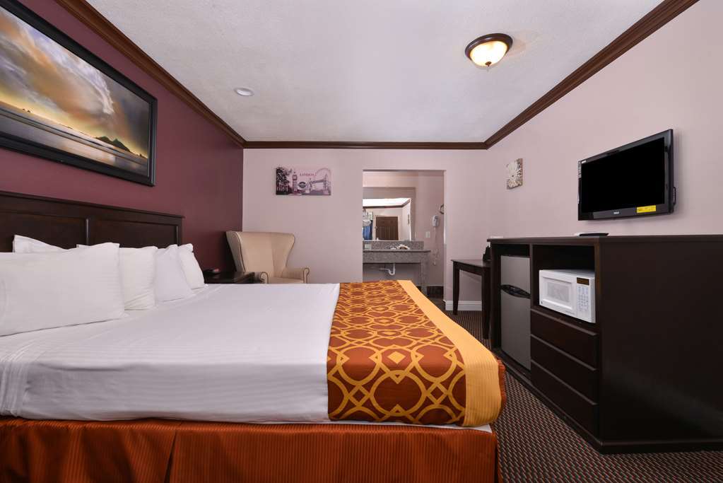 Americas Best Value Inn Corona Habitación foto