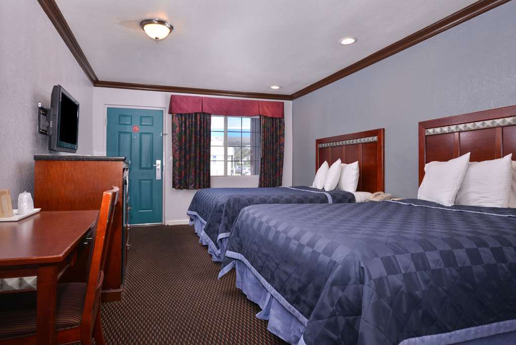 Americas Best Value Inn Corona Habitación foto